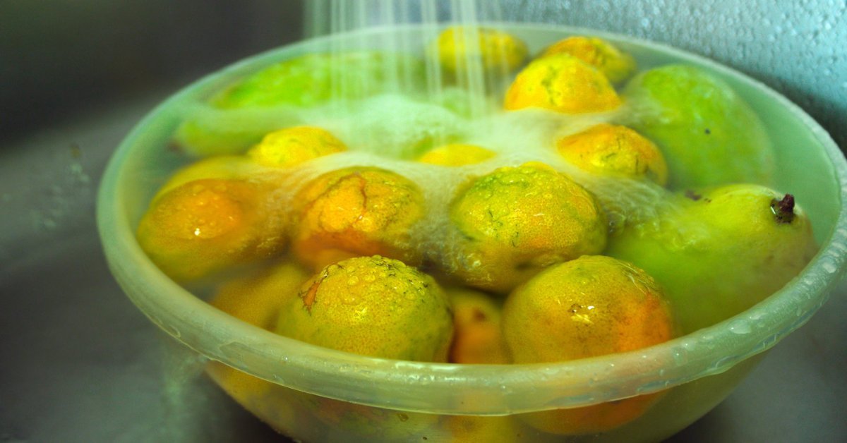 Read more about the article Why do we soak mangoes : કેરીને ખાતા પહેલા કેમ અને કેટલીવાર પાણીમાં પલાળવી જોઇએ? જાણો તેનાથી થતા ફાયદા
